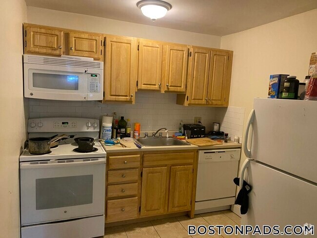 Building Photo - 84 Gardner St Rental