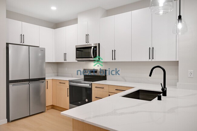 Photo - Spacious 3-Bedroom Townhouse Retreat with 3 Full Baths in Bothell - 1,551 Sq. Ft. of Modern Comfort!