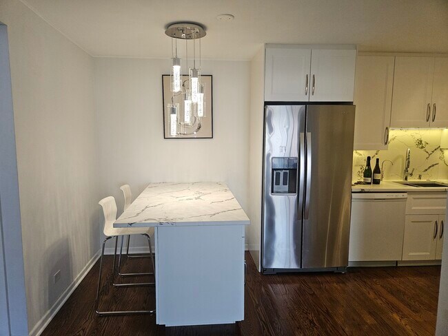 Photo - 5113 N East River Rd