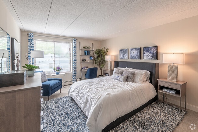 2 BR, 1 BA