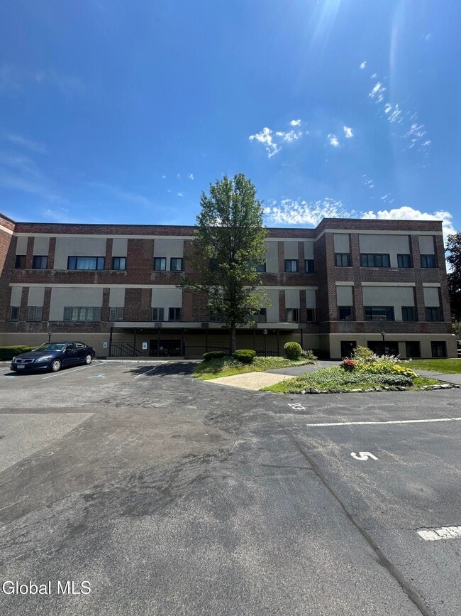Building Photo - 222 S Ten Broeck St Unit 16