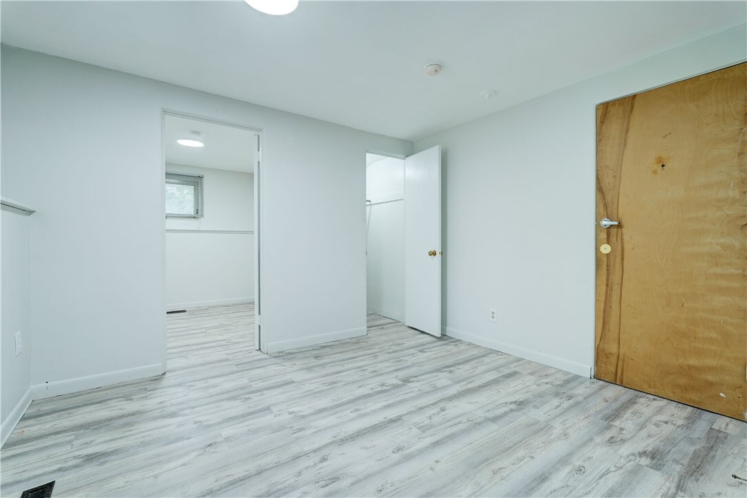 Photo - 2233 Clifford Ave