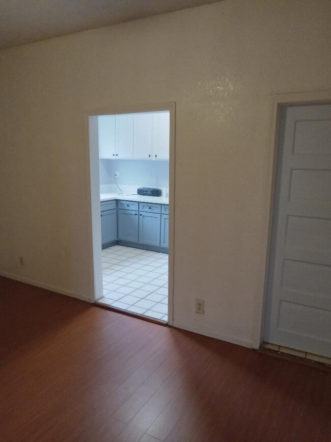 Photo - 4720 S Normandie Ave Unit #4