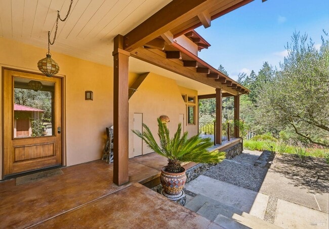 Photo - 2491 Spring Mountain Rd
