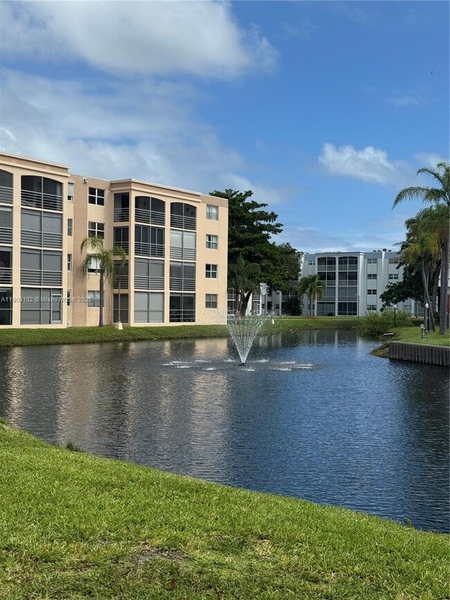Building Photo - 505 E Dania Beach Blvd Unit 4-3I