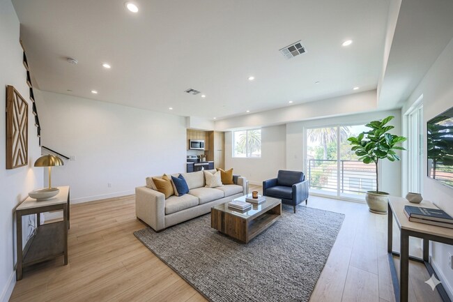 Photo - 2010 S Dunsmuir Ave Unit 2010