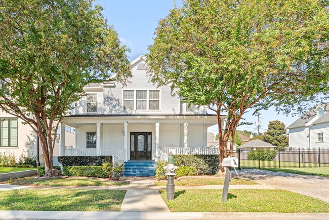 Building Photo - 6640 Louisville St