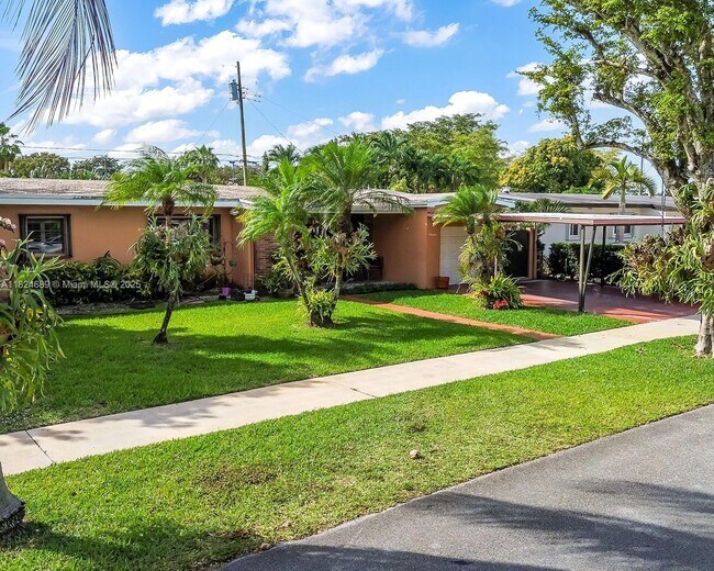 Building Photo - 9460 SW 53rd St Rental
