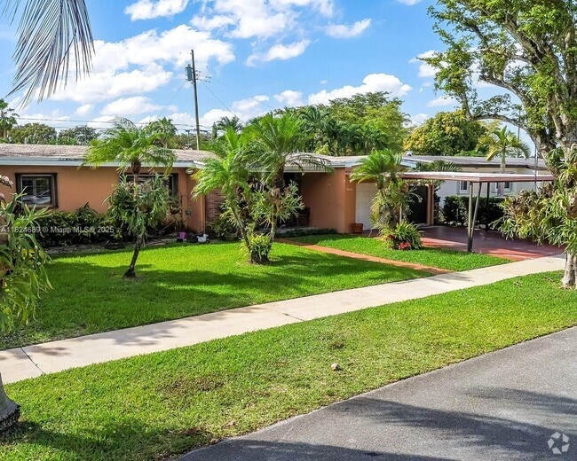 Building Photo - 9460 SW 53rd St Rental