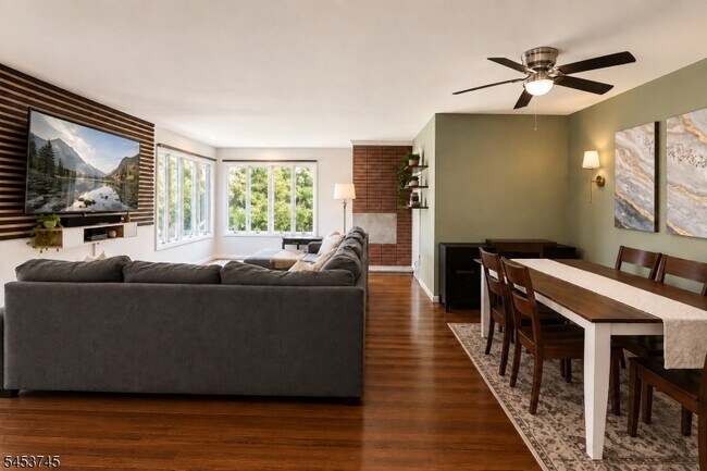 Photo - 644 Montgomery Rd
