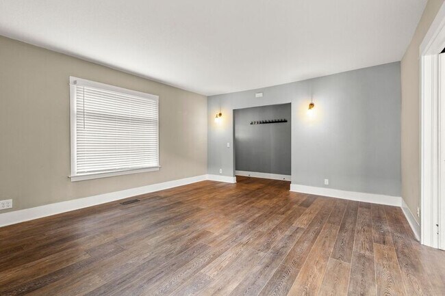 Photo - 5530 N Haight Ave