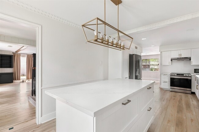 Building Photo - 3602 Ridgeview Dr