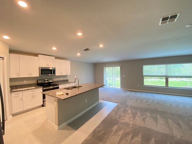 Photo - Great SW location 4/2/2 **WON'T LAST**