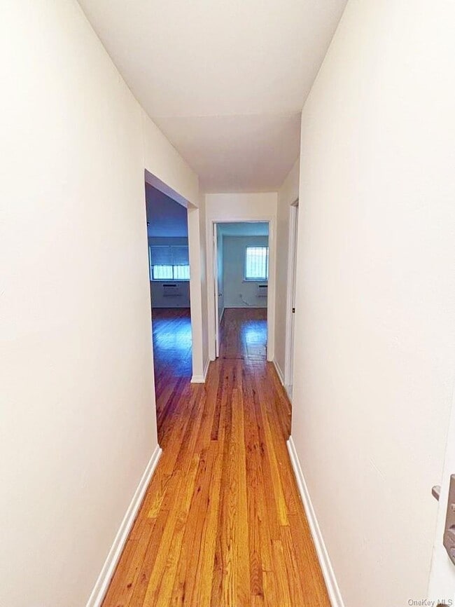 Building Photo - 41-24 40th St Unit #1R