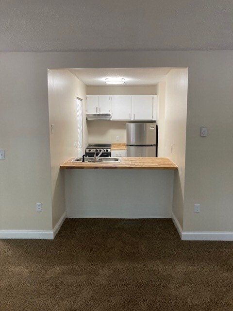 Studio - Kitchen