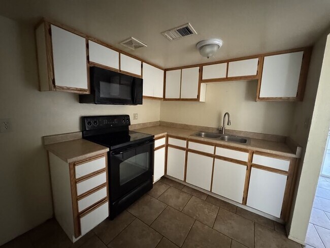 Photo - 4624 N 71st Ln