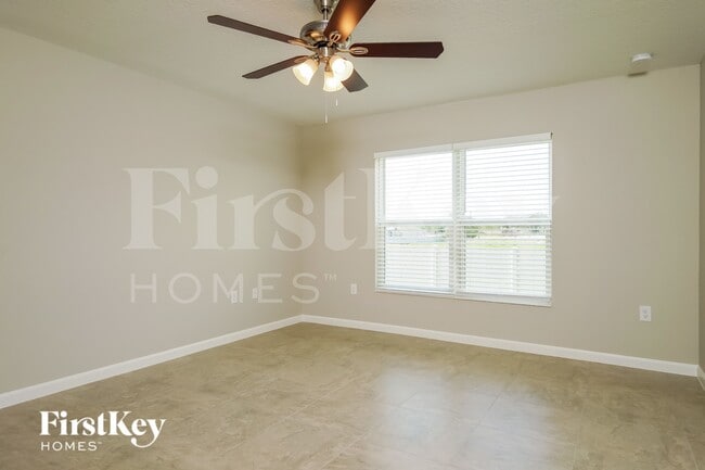 Photo - 651 Lindbergh Wy