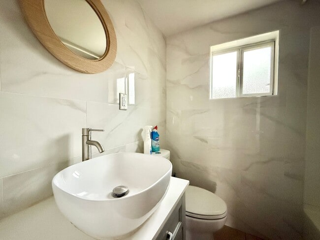 Photo - Cozy 2-Bed Upstairs Rental – Well-Maintained & Move-In Ready!