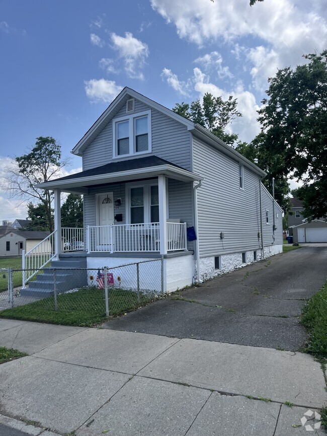Building Photo - 339 Arch St Rental