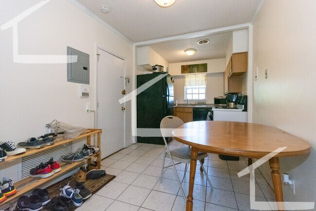 Photo - 3Br/2Bth, Available Sep. 1, 2026. Great for a rommate students. MUST SEE!!