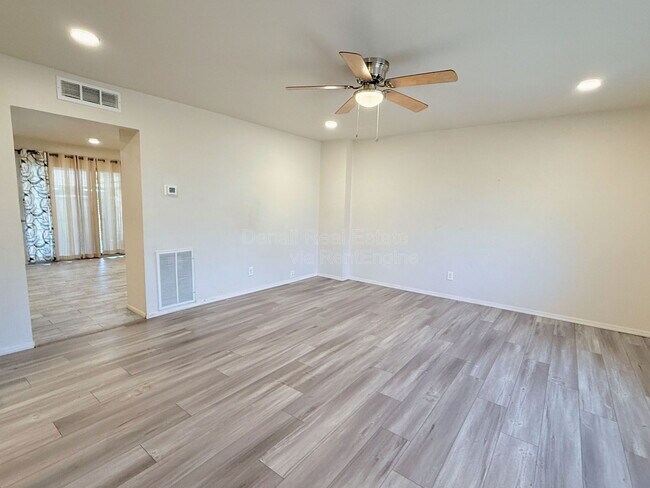 Photo - 6742 N 43rd Ave