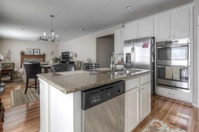 Photo - 3327 Falcon Way