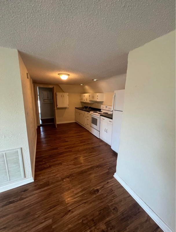 Photo - 319 E Van Buren St Apartment Unit 3N