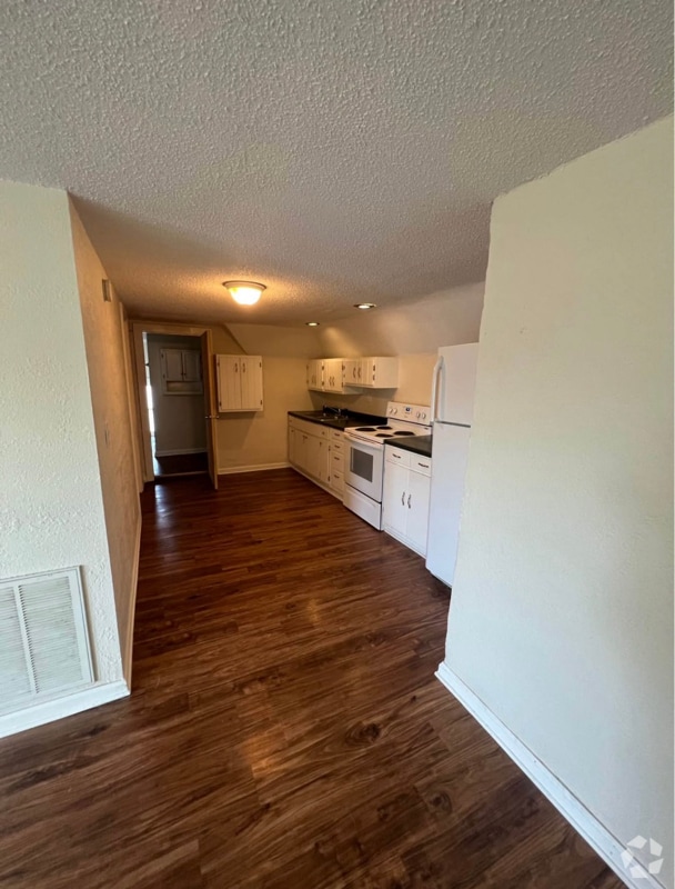 Building Photo - 319 E Van Buren St Unit 3N Rental