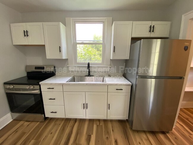 Photo - 2020 Rose Ln