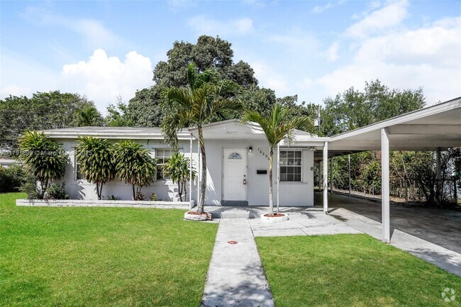 Building Photo - 16200 NW 17th Pl Rental