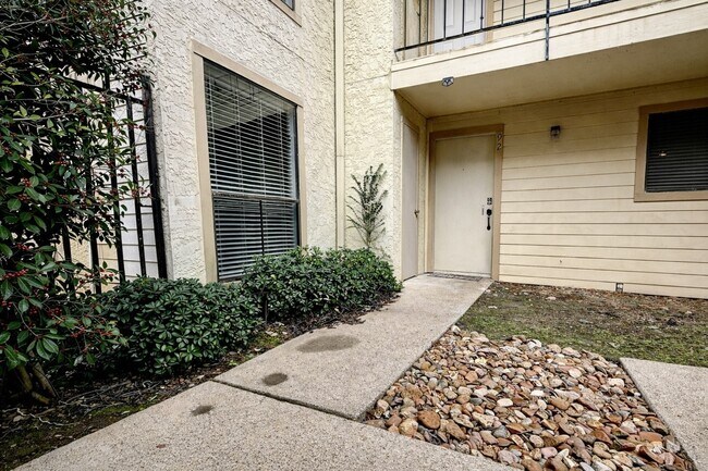 Photo - 10075 Westpark Dr Unit 92