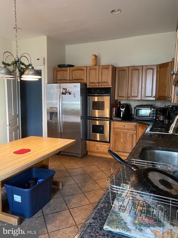 Photo - 450 Seville St