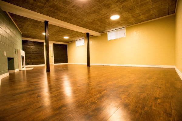 Living Room - 105 W Tietan St