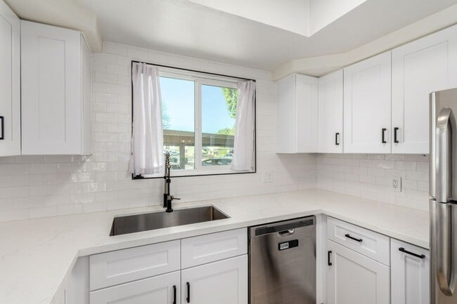 Photo - 1825 W Ray Rd