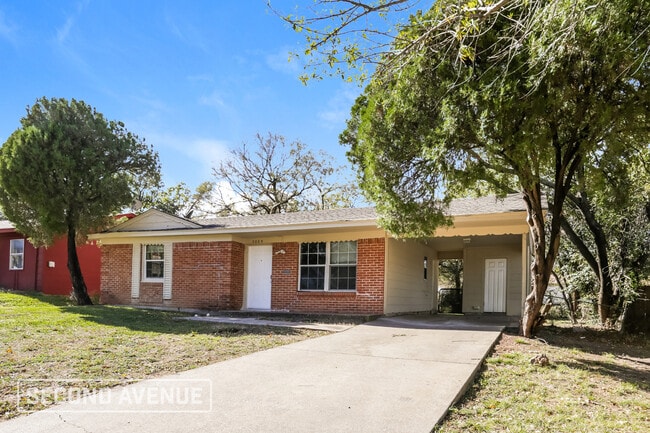 Building Photo - 2005 Mt Pleasant Dr