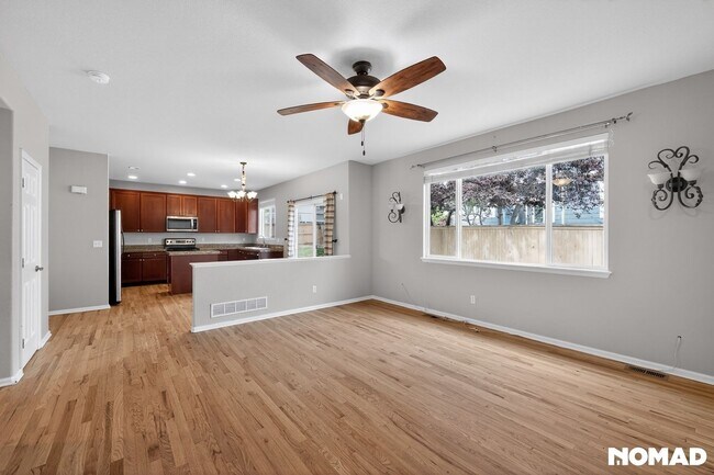 Photo - 11055 Chesmore St
