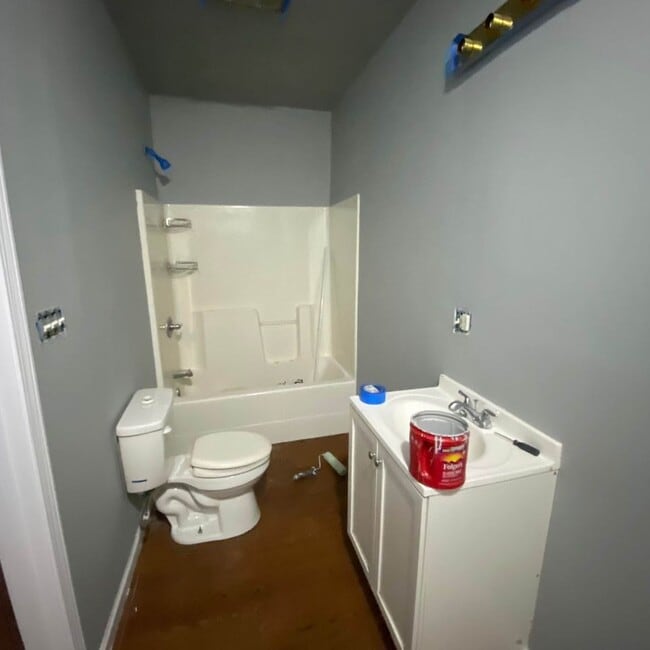 Photo - 446 6th Ave Unit Upstairs Apartment