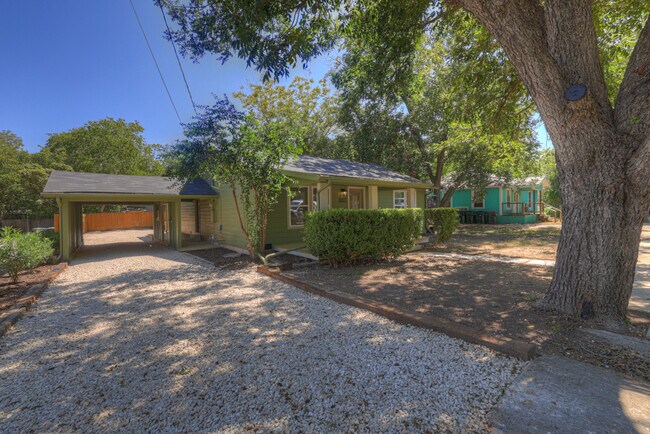 Photo - 1017 W Martin Luther King Dr