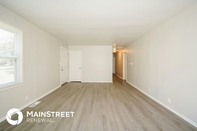 Photo - 222 Richie Ave