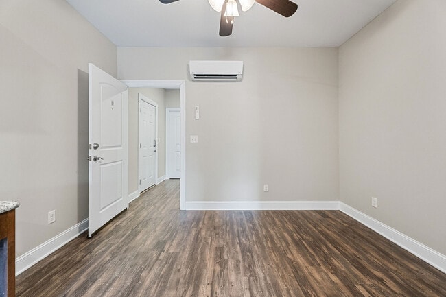 Photo - Eagle Village