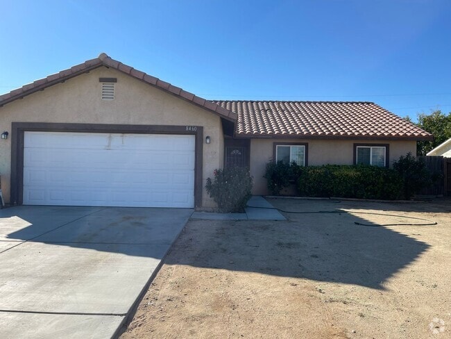 Building Photo - 3+2 AVAILABLE NOW!! Rental