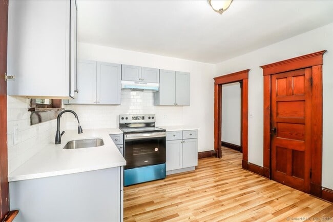 Photo - 130 Wellsville Ave Unidad 2