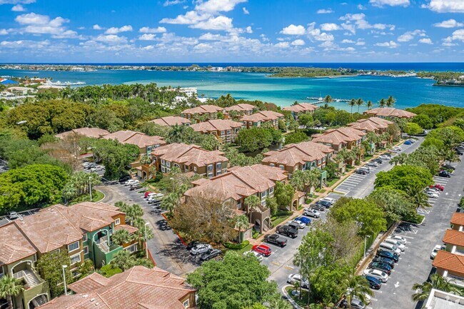 Photo - Manatee Bay Apartments