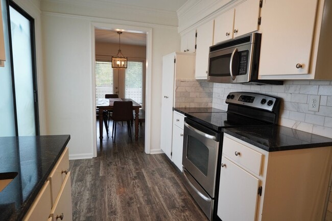 Photo - 2 Bed 2 Bath in Desirable Green Hills!