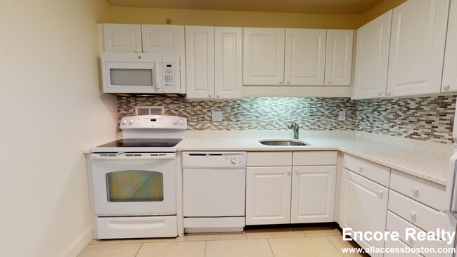 Building Photo - 101 Monmouth St Unit 211