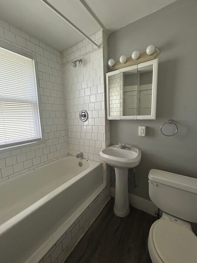 HM 2012/2014 Leclaire Apartment Unit 2012 Davenport, IA