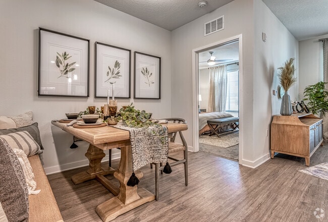 2BR, 2BA - 1,078SF - B2 Floorplan