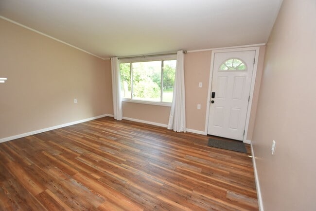 Photo - 4 bedroom 2 bath home close to UP Mall
