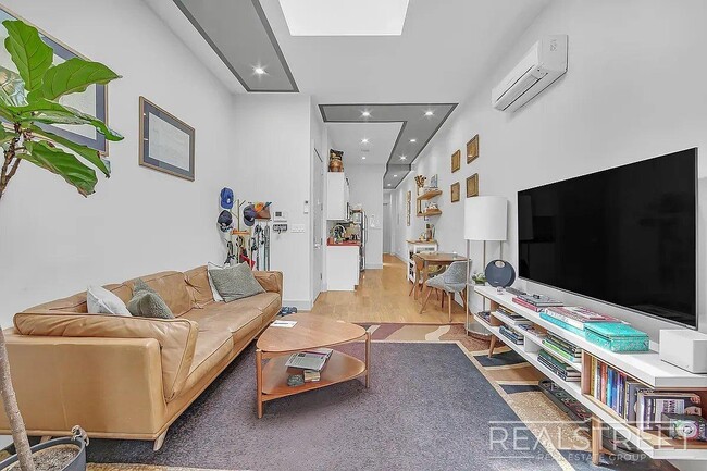 Photo - Beautiful 3 bed / 1 bath apartment in Bushwick, prime location! Unit 2L