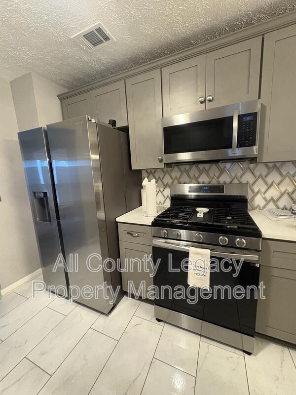 Photo - 3022 Winding Grove Dr